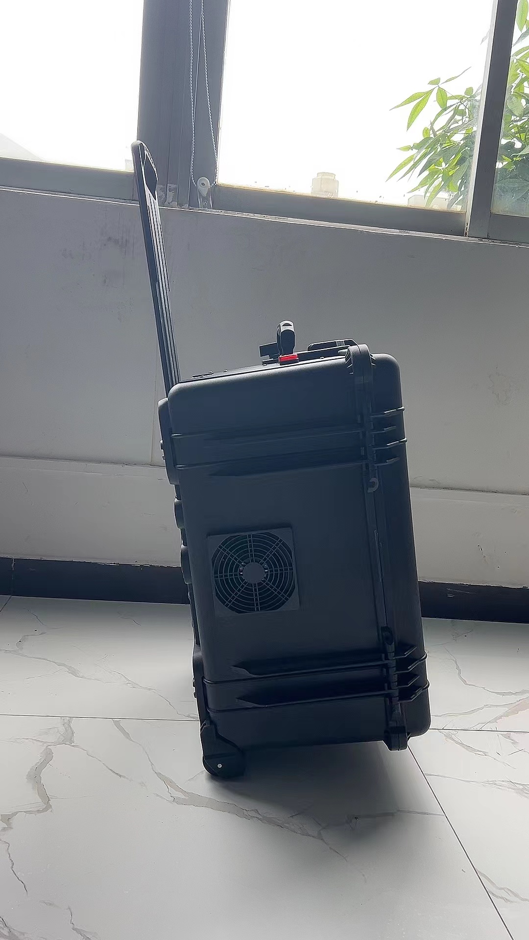 信丰手拉箱型移动通信干扰器